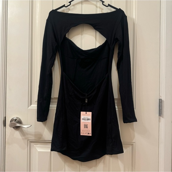 Oh Polly twist front open back dress - NWT - Picture 4 of 5
